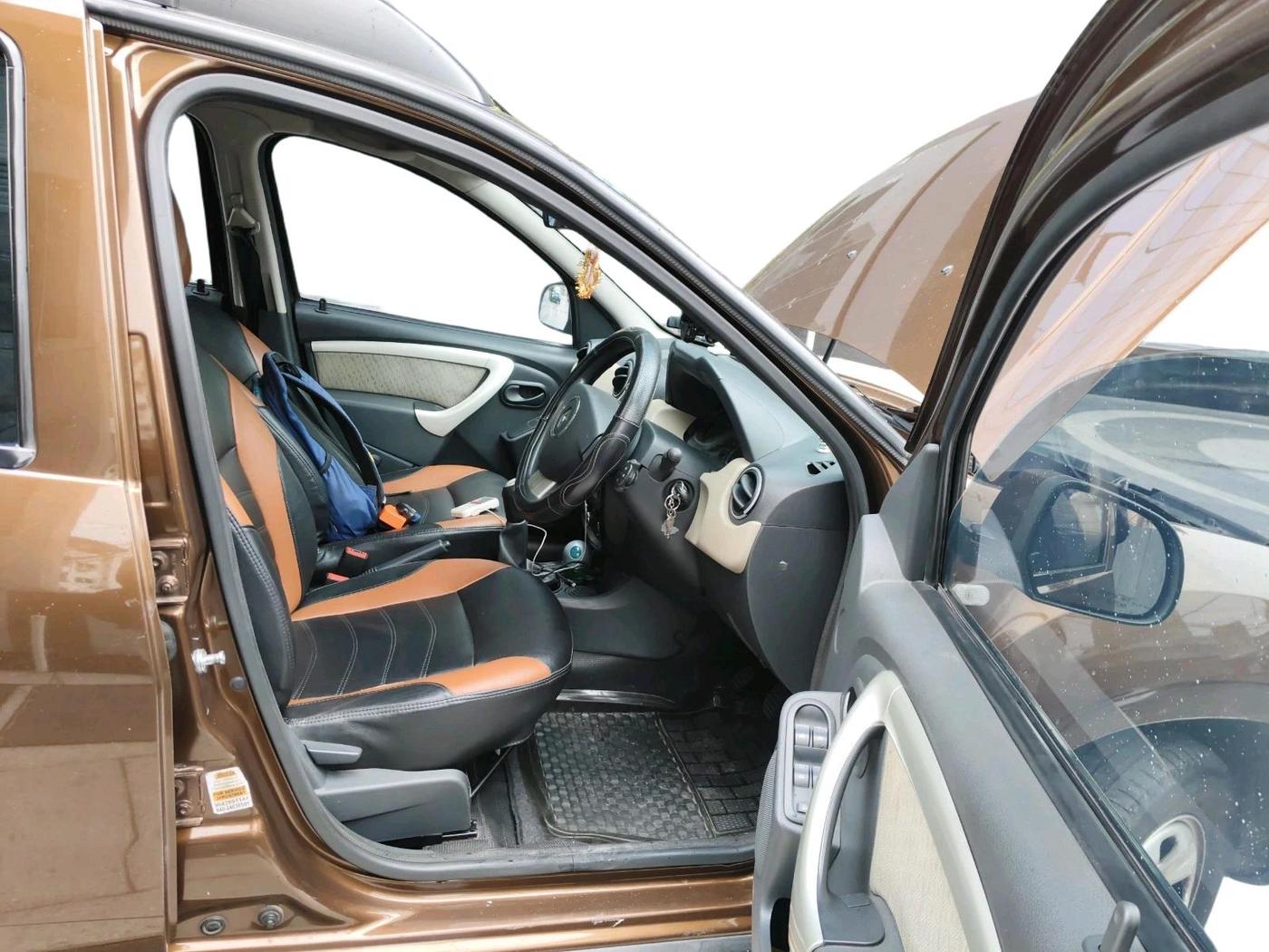 2014 Renault Duster 85 PS RXL DIESEL, Diesel, Manual, 1,24,385 km, interior