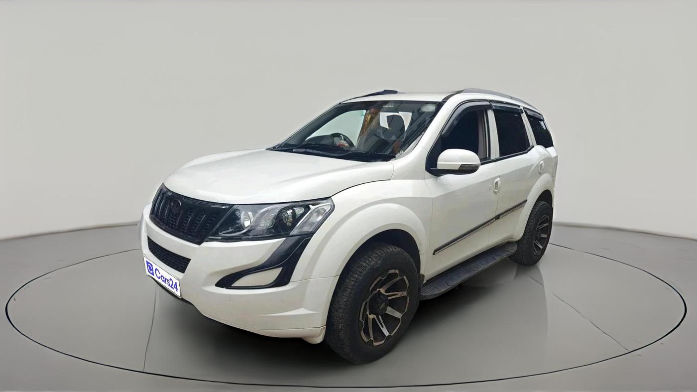 2017 Mahindra XUV500 W4, Diesel, Manual, 1,38,188 km, exterior