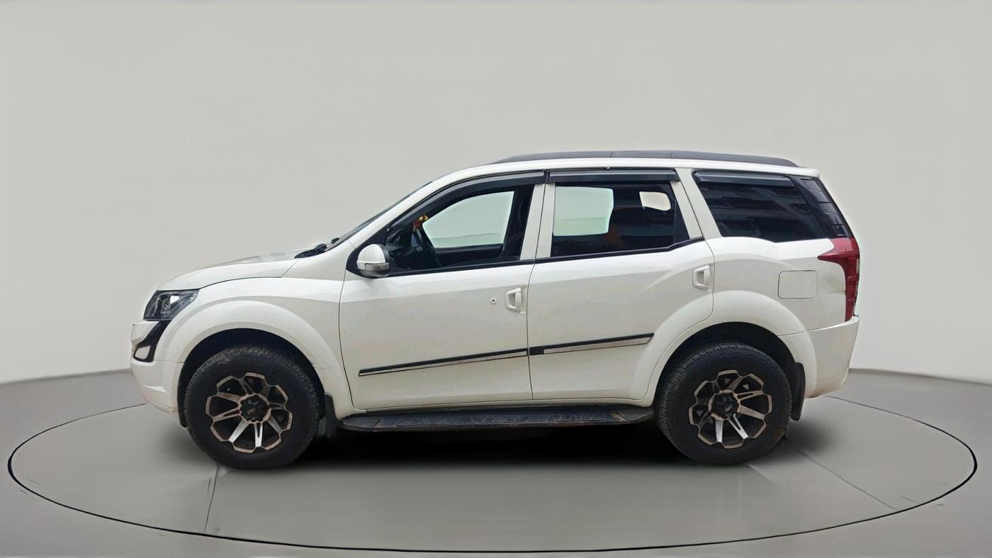 2017 Mahindra XUV500 W4, Diesel, Manual, 1,38,188 km, exterior