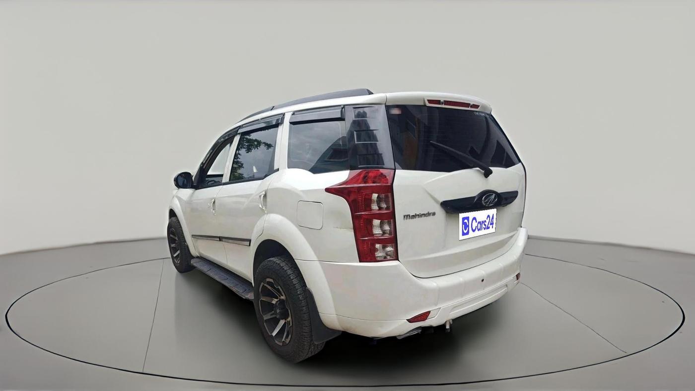 2017 Mahindra XUV500 W4, Diesel, Manual, 1,38,188 km, exterior