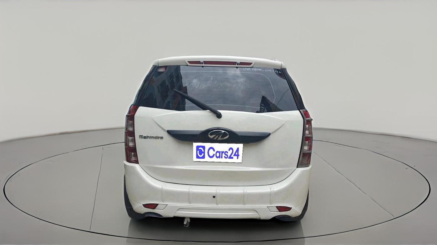2017 Mahindra XUV500 W4, Diesel, Manual, 1,38,188 km, exterior