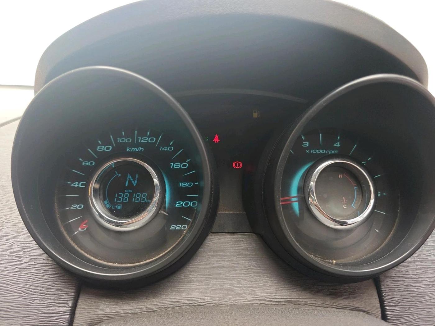 2017 Mahindra XUV500 W4, Diesel, Manual, 1,38,188 km, interior