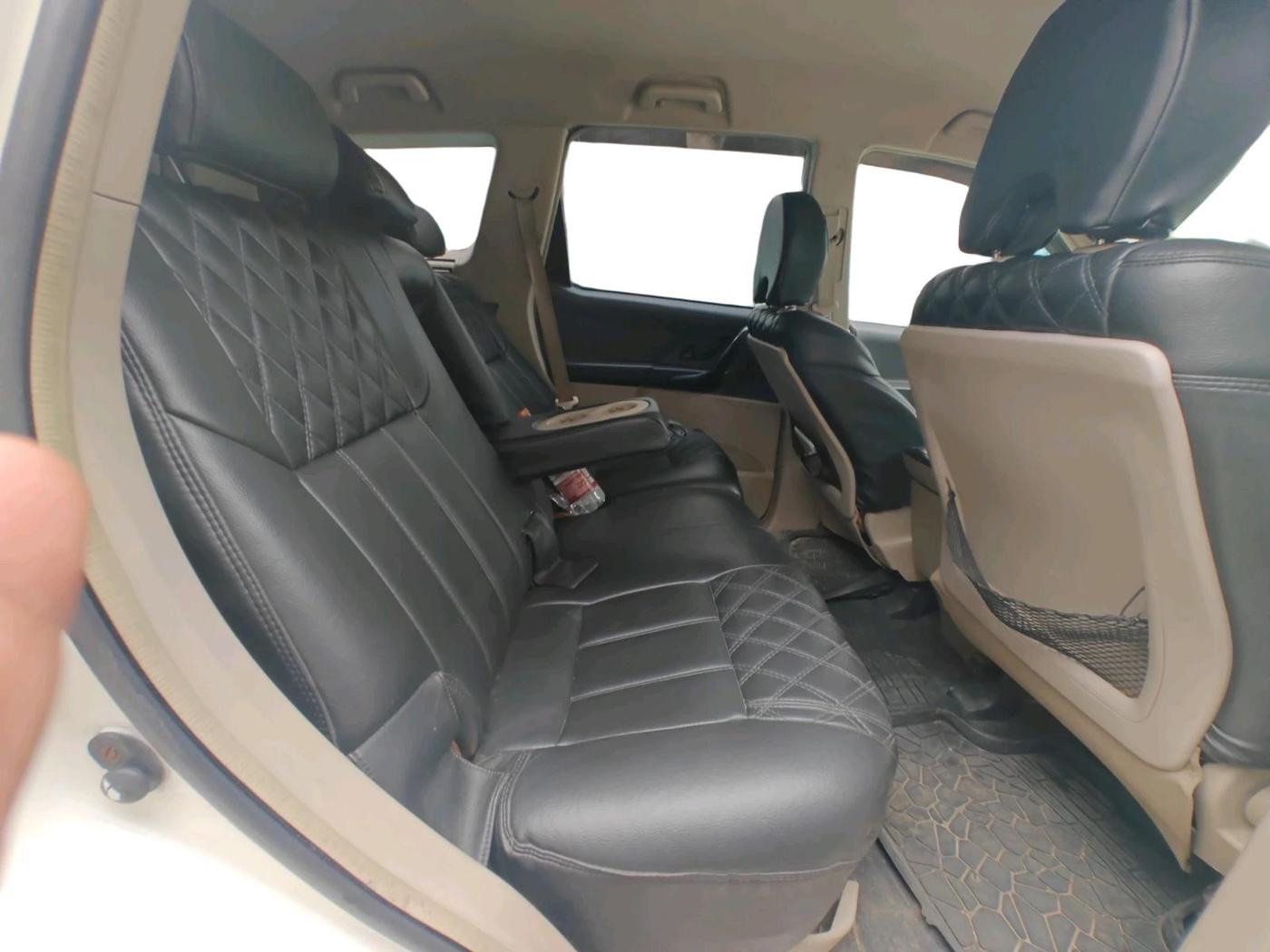 2017 Mahindra XUV500 W4, Diesel, Manual, 1,38,188 km, interior