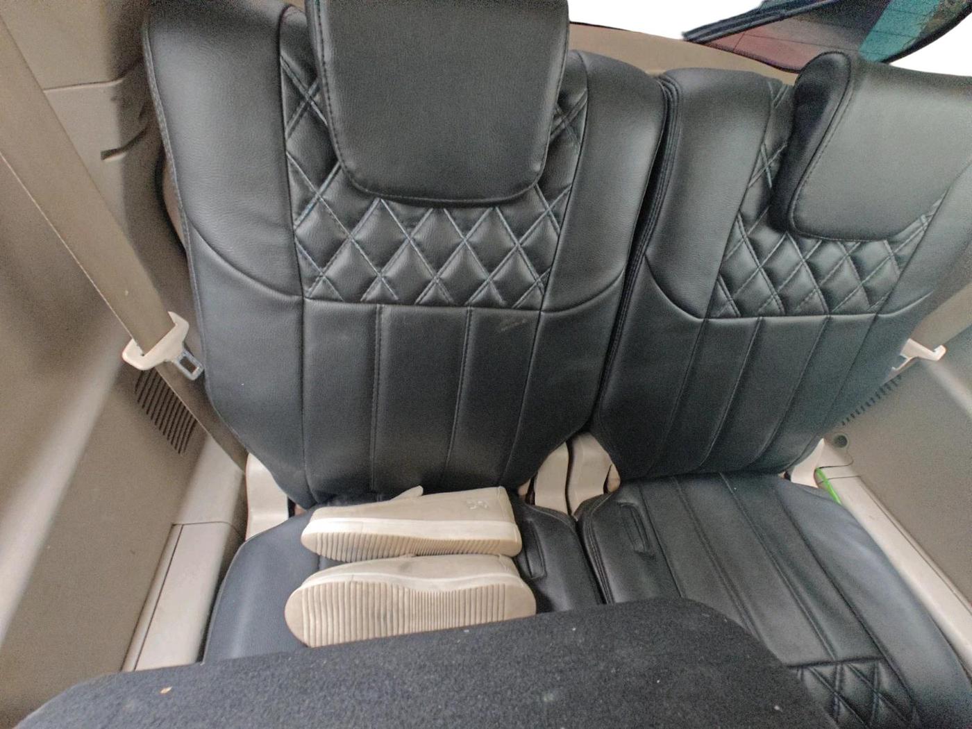 2017 Mahindra XUV500 W4, Diesel, Manual, 1,38,188 km, interior