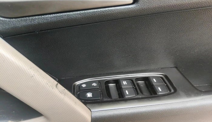 2017 Hyundai Creta SX PLUS AT 1.6 DIESEL, Diesel, Automatic, 1,08,610 km, interior