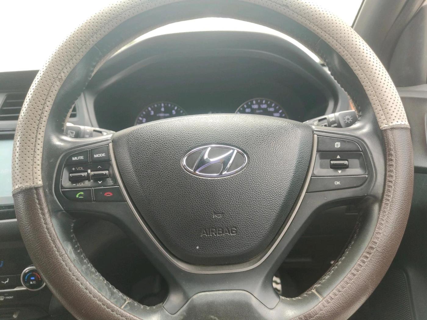 2016 Hyundai i20 Active 1.2 SX, Petrol, Manual, 1,07,684 km, interior