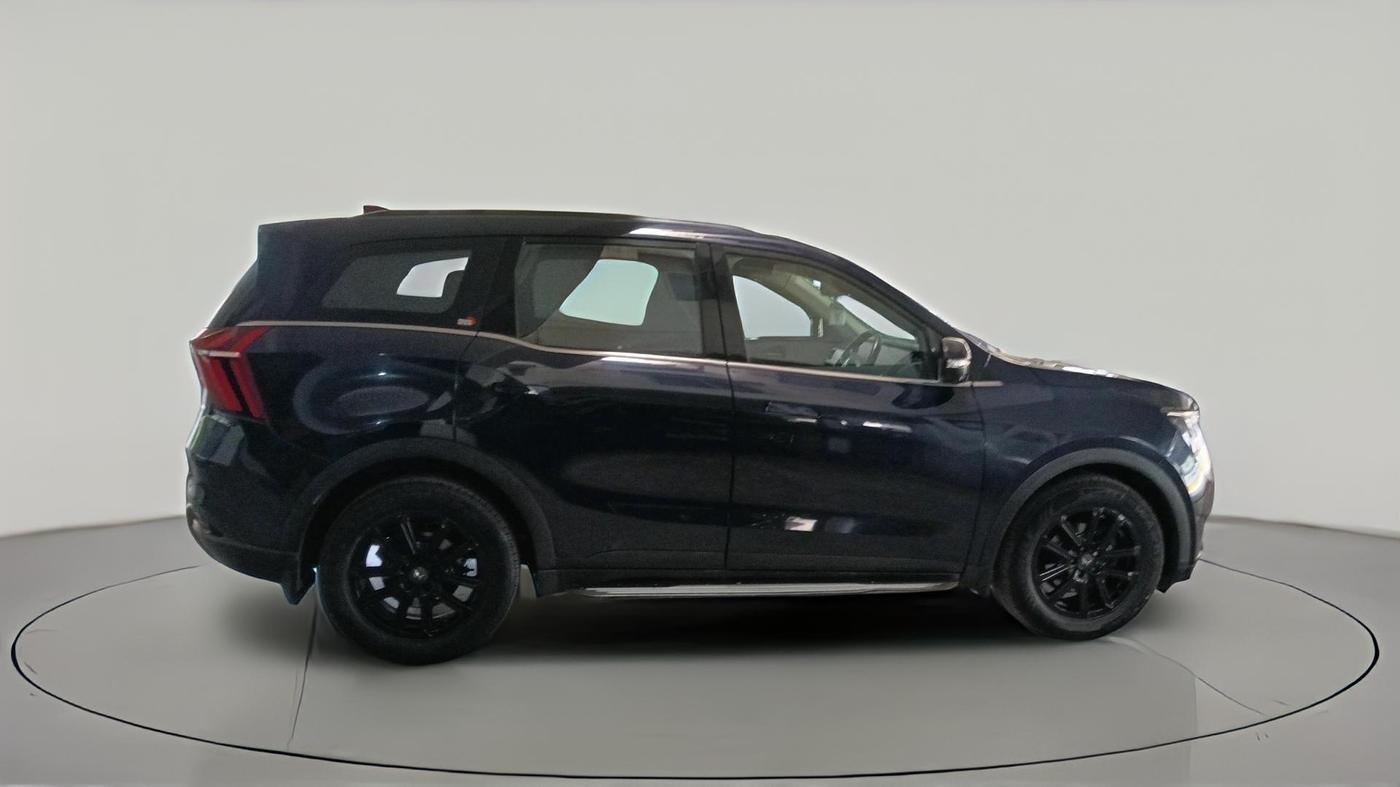 2022 Mahindra XUV700 AX 7 LUXURY D AT 7 STR, Diesel, Automatic, 1,34,070 km, exterior