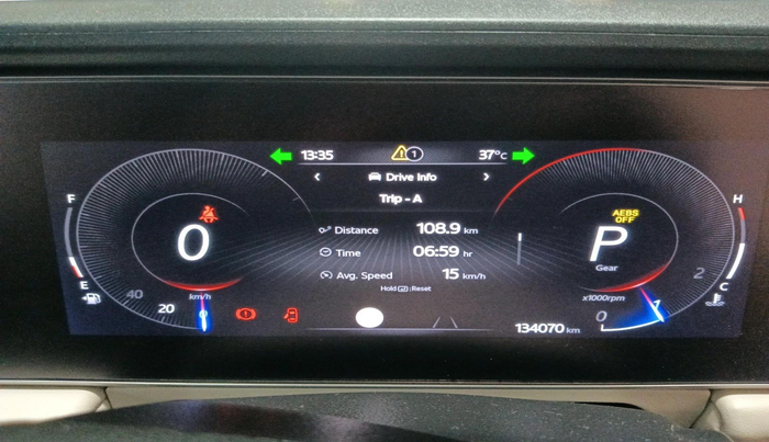 2022 Mahindra XUV700 AX 7 LUXURY D AT 7 STR, Diesel, Automatic, 1,34,070 km, interior
