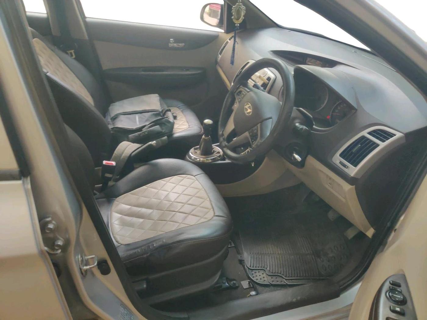 2011 Hyundai i20 SPORTZ 1.2, Petrol, Manual, 1,13,759 km, interior