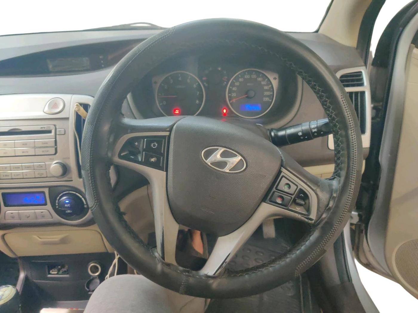 2011 Hyundai i20 SPORTZ 1.2, Petrol, Manual, 1,13,759 km, interior