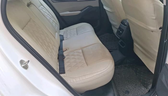 2022 KIA SELTOS HTX 1.5 PETROL, Petrol, Manual, 18,195 km, interior