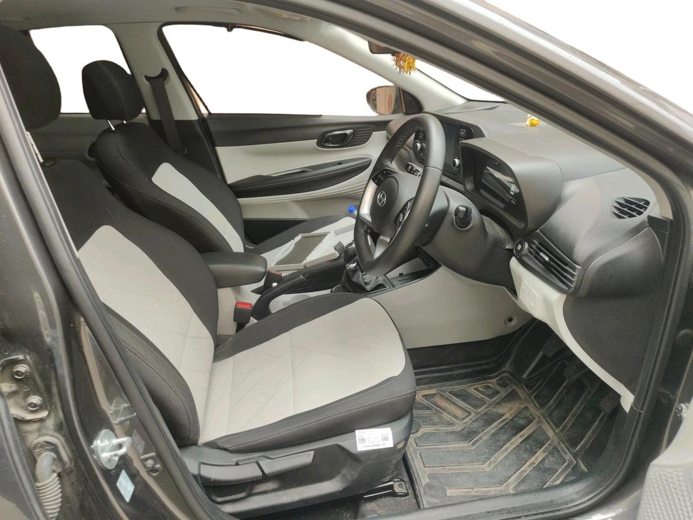 2025 Hyundai NEW I20 ASTA 1.2 MT, Petrol, Manual, 8,126 km, interior