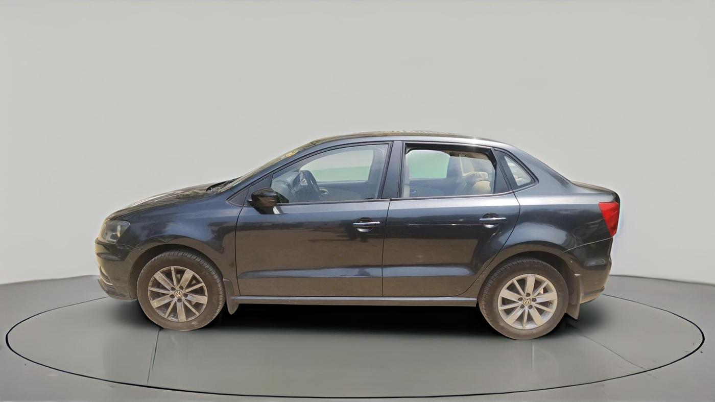 2016 Volkswagen Ameo HIGHLINE1.5L, Diesel, Manual, 1,20,465 km, exterior