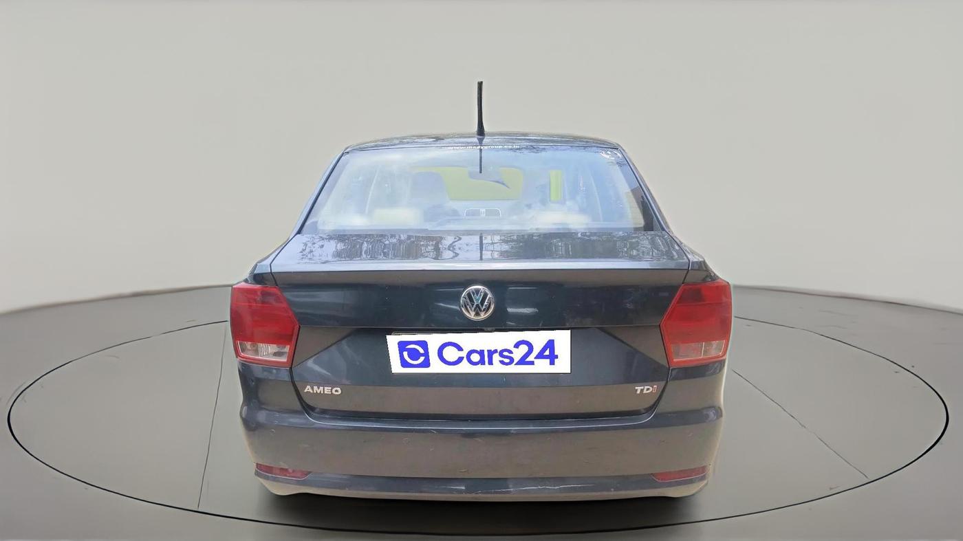 2016 Volkswagen Ameo HIGHLINE1.5L, Diesel, Manual, 1,20,465 km, exterior