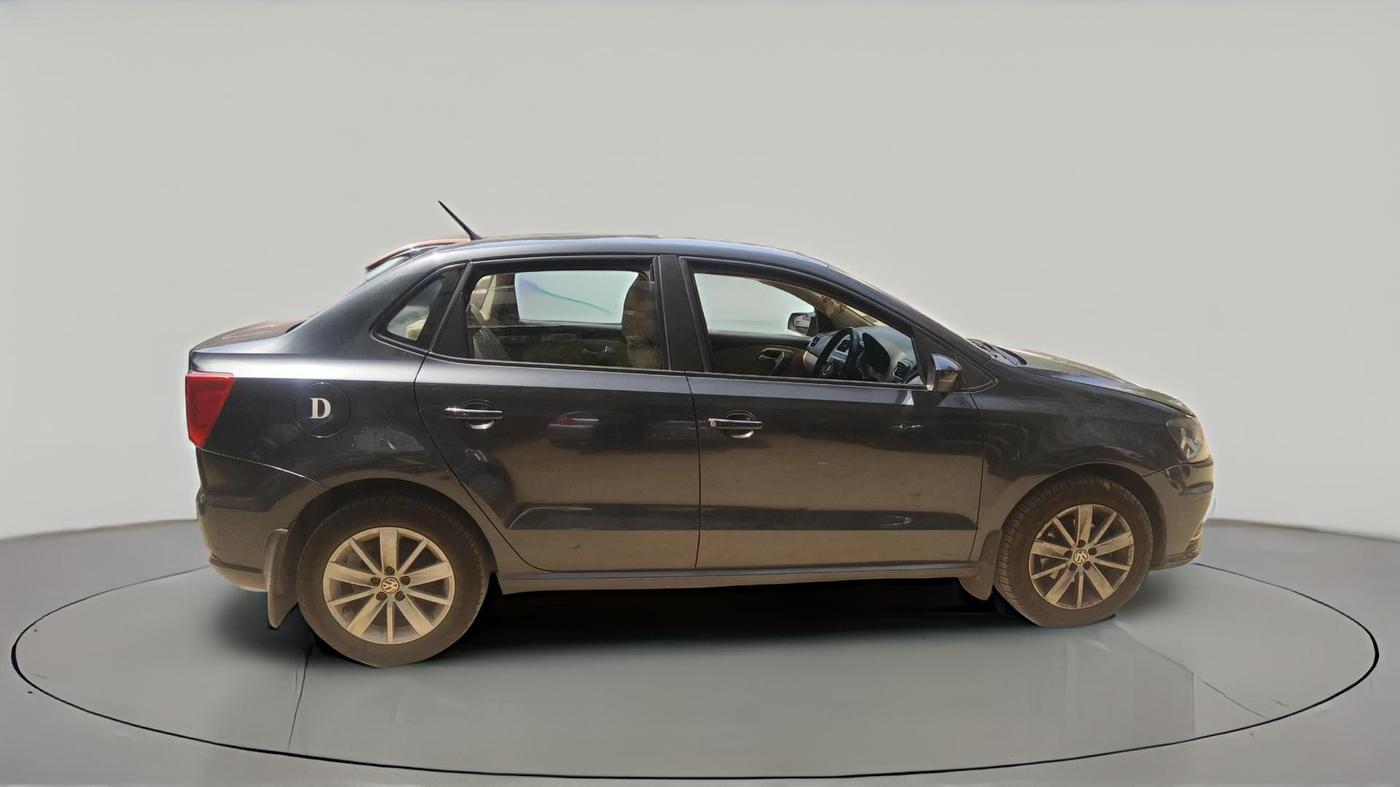 2016 Volkswagen Ameo HIGHLINE1.5L, Diesel, Manual, 1,20,465 km, exterior