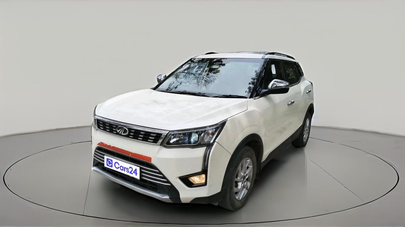 2022 Mahindra XUV300 W8 1.5 DIESEL, Diesel, Manual, 1,41,395 km, exterior