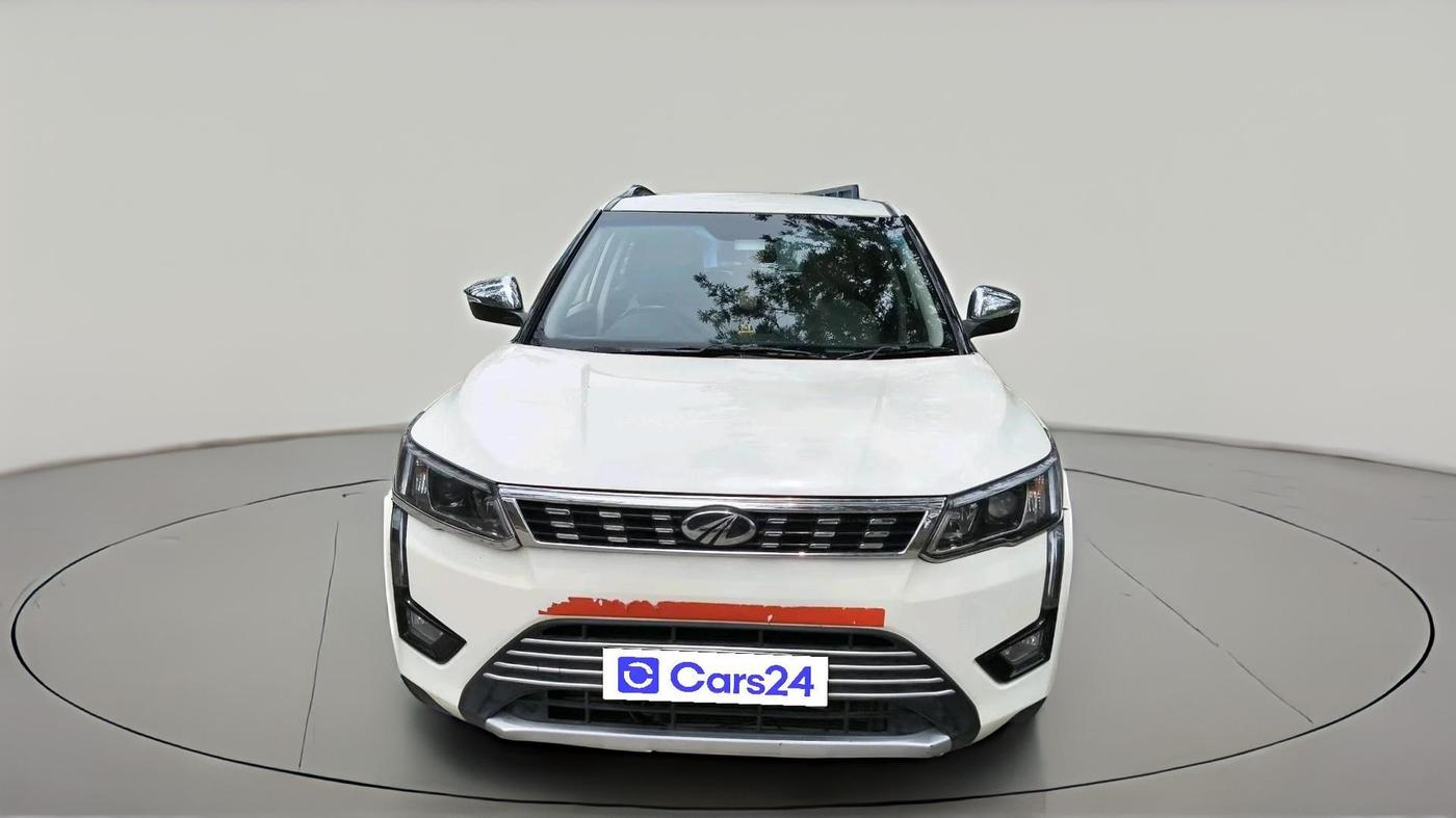 2022 Mahindra XUV300 W8 1.5 DIESEL, Diesel, Manual, 1,41,395 km, exterior