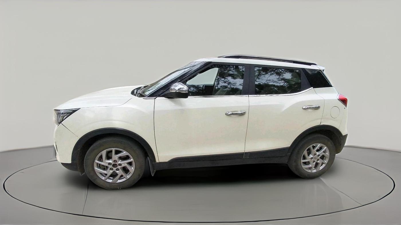 2022 Mahindra XUV300 W8 1.5 DIESEL, Diesel, Manual, 1,41,395 km, exterior