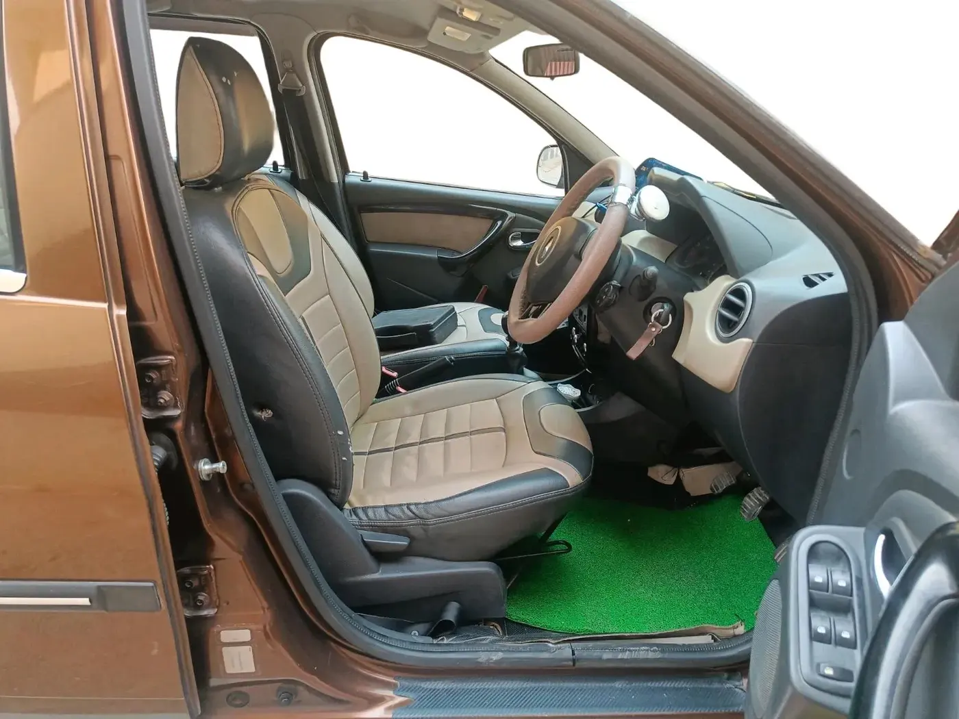 2012 Renault Duster 110 PS RXZ DIESEL, Diesel, Manual, 1,47,557 km, interior