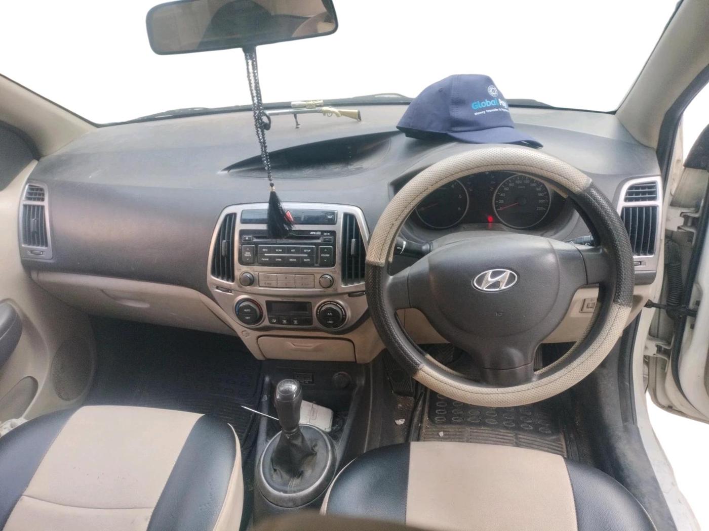 2012 Hyundai i20 MAGNA 1.4 CRDI, Diesel, Manual, 1,28,093 km, interior