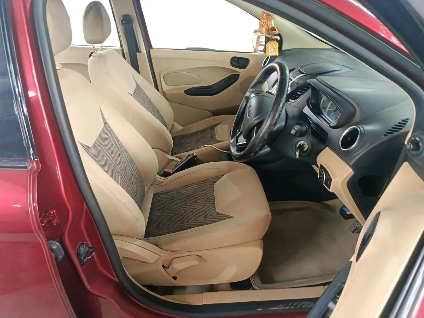 2017 Ford Figo Aspire TITANIUM1.5 DIESEL, Diesel, Manual, 1,72,788 km, interior
