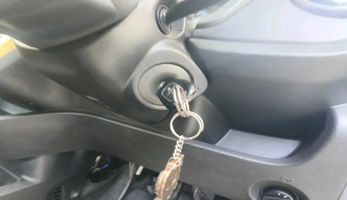 2017 Datsun Redi Go GOLD LIMITED EDITION, Petrol, Manual, 12,019 km, interior