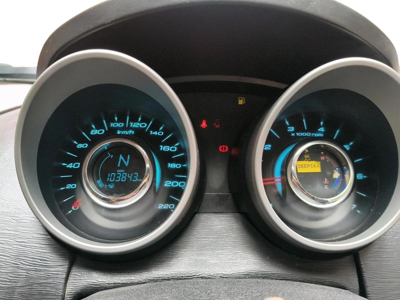 2015 Mahindra XUV500 W10, Diesel, Manual, 1,03,843 km, interior