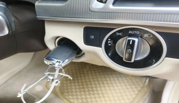 2013 Mercedes Benz E Class E 250 CDI AVANTGARDE, Diesel, Automatic, 1,05,500 km, interior