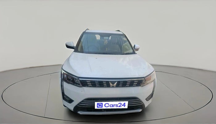 2024 Mahindra XUV300 W8 (O) 1.2 PETROL, Petrol, Manual, 17,596 km, exterior