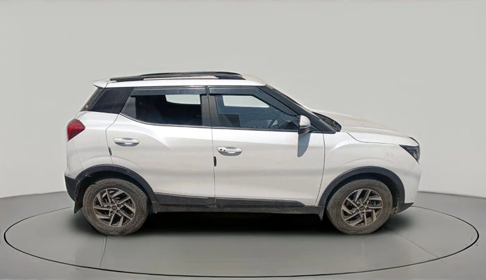 2024 Mahindra XUV300 W8 (O) 1.2 PETROL, Petrol, Manual, 17,596 km, exterior