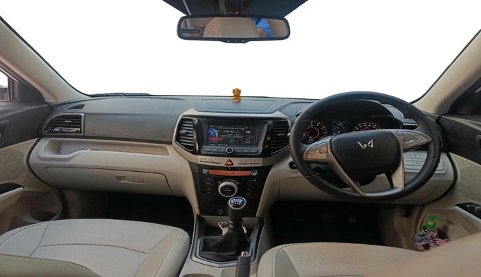 2024 Mahindra XUV300 W8 (O) 1.2 PETROL, Petrol, Manual, 17,596 km, interior