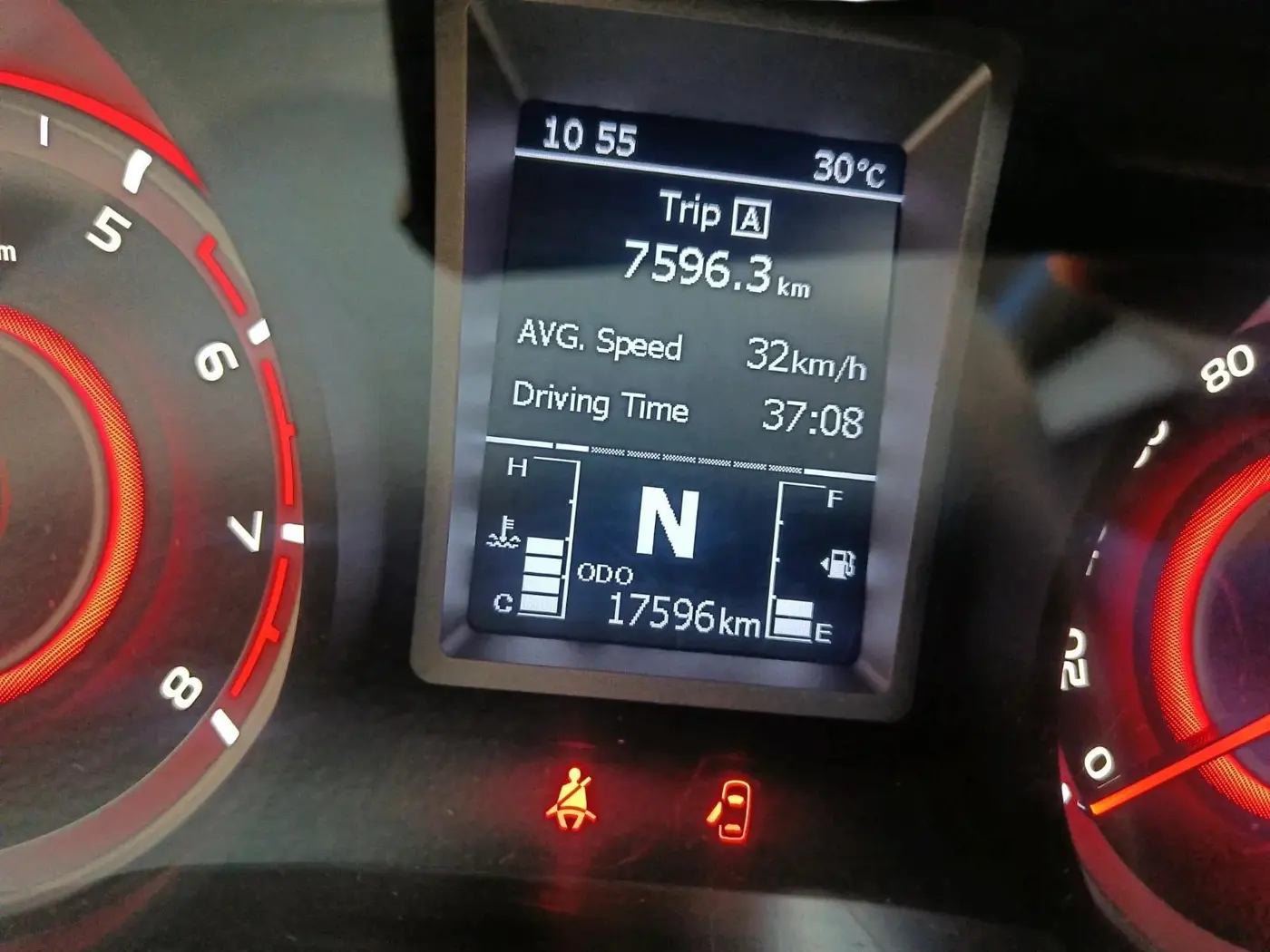 2024 Mahindra XUV300 W8 (O) 1.2 PETROL, Petrol, Manual, 17,596 km, interior