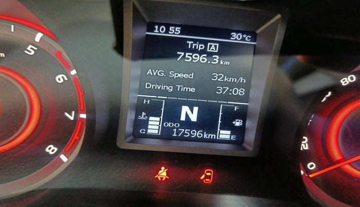 2024 Mahindra XUV300 W8 (O) 1.2 PETROL, Petrol, Manual, 17,596 km, interior