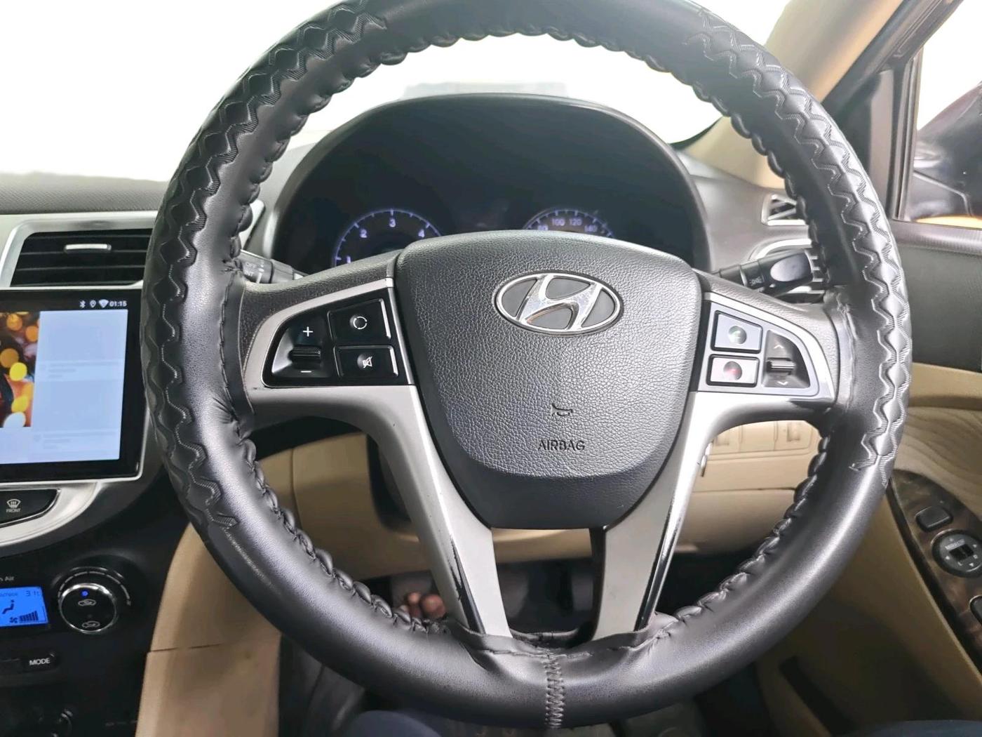 2013 Hyundai Verna FLUIDIC 1.6 CRDI SX, Diesel, Manual, 93,147 km, interior