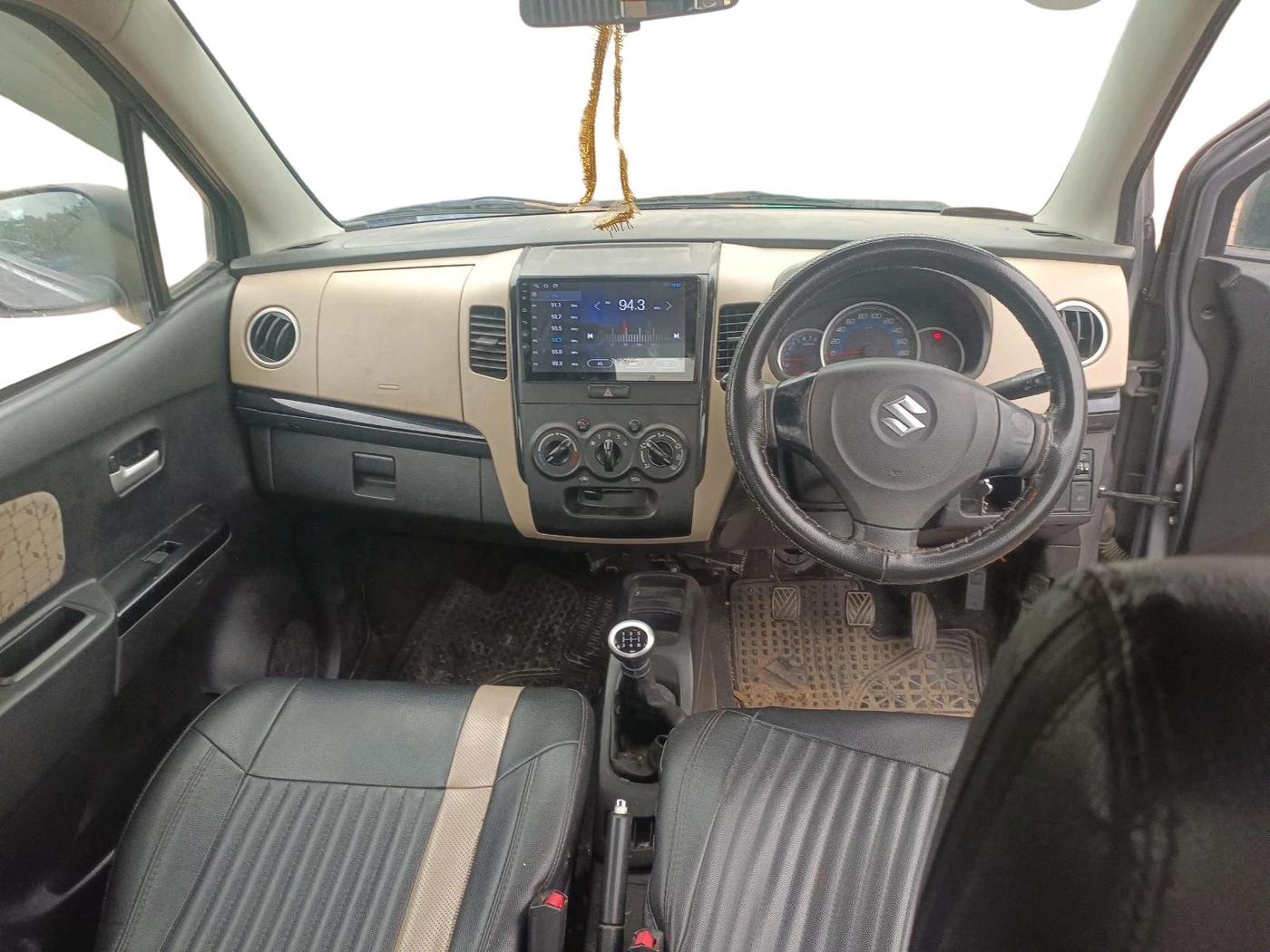 2017 Maruti Wagon R 1.0 VXI, Petrol, Manual, 94,553 km, interior
