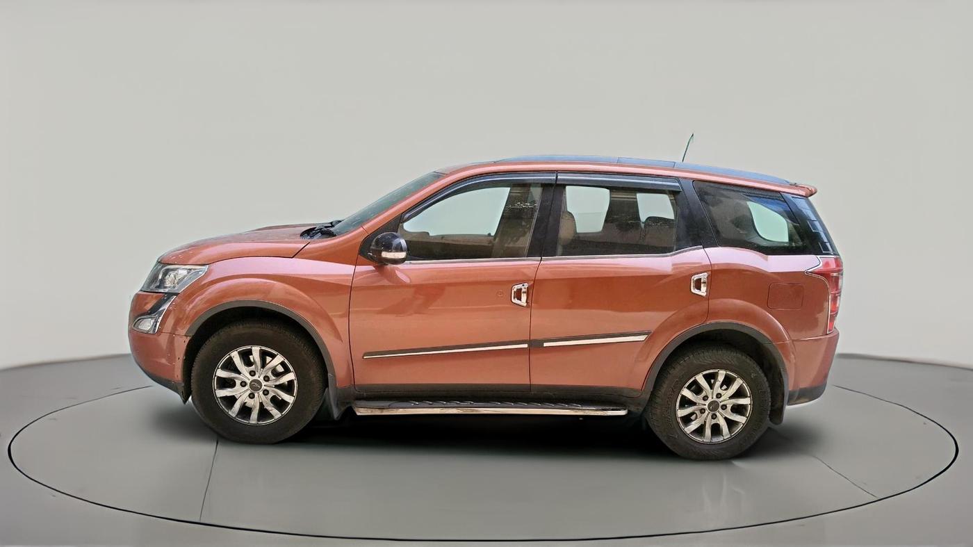 2015 Mahindra XUV500 W10, Diesel, Manual, 1,01,657 km, exterior