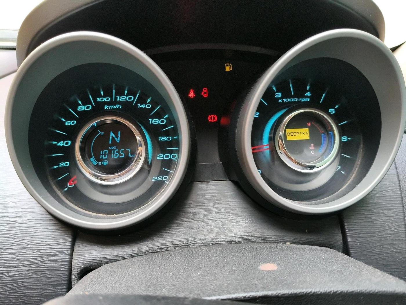 2015 Mahindra XUV500 W10, Diesel, Manual, 1,01,657 km, interior