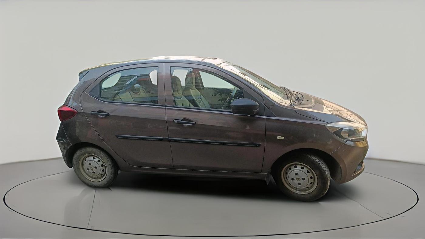 2017 Tata Tiago XM PETROL, Petrol, Manual, 1,04,333 km, exterior