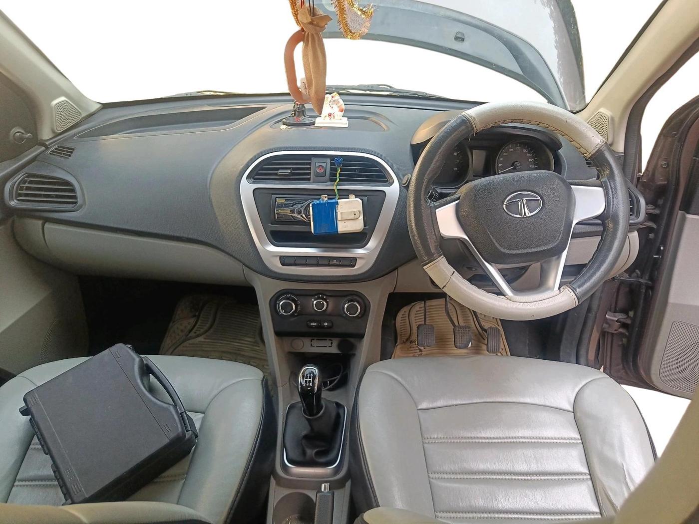 2017 Tata Tiago XM PETROL, Petrol, Manual, 1,04,333 km, interior