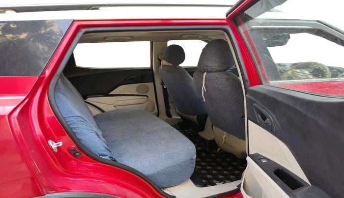 2019 Mahindra XUV300 W8 (O) 1.5 DIESEL, Diesel, Manual, 71,726 km, interior