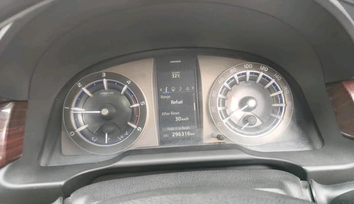 2016 Toyota Innova Crysta 2.4 ZX 7 STR, Diesel, Manual, 2,96,316 km, interior
