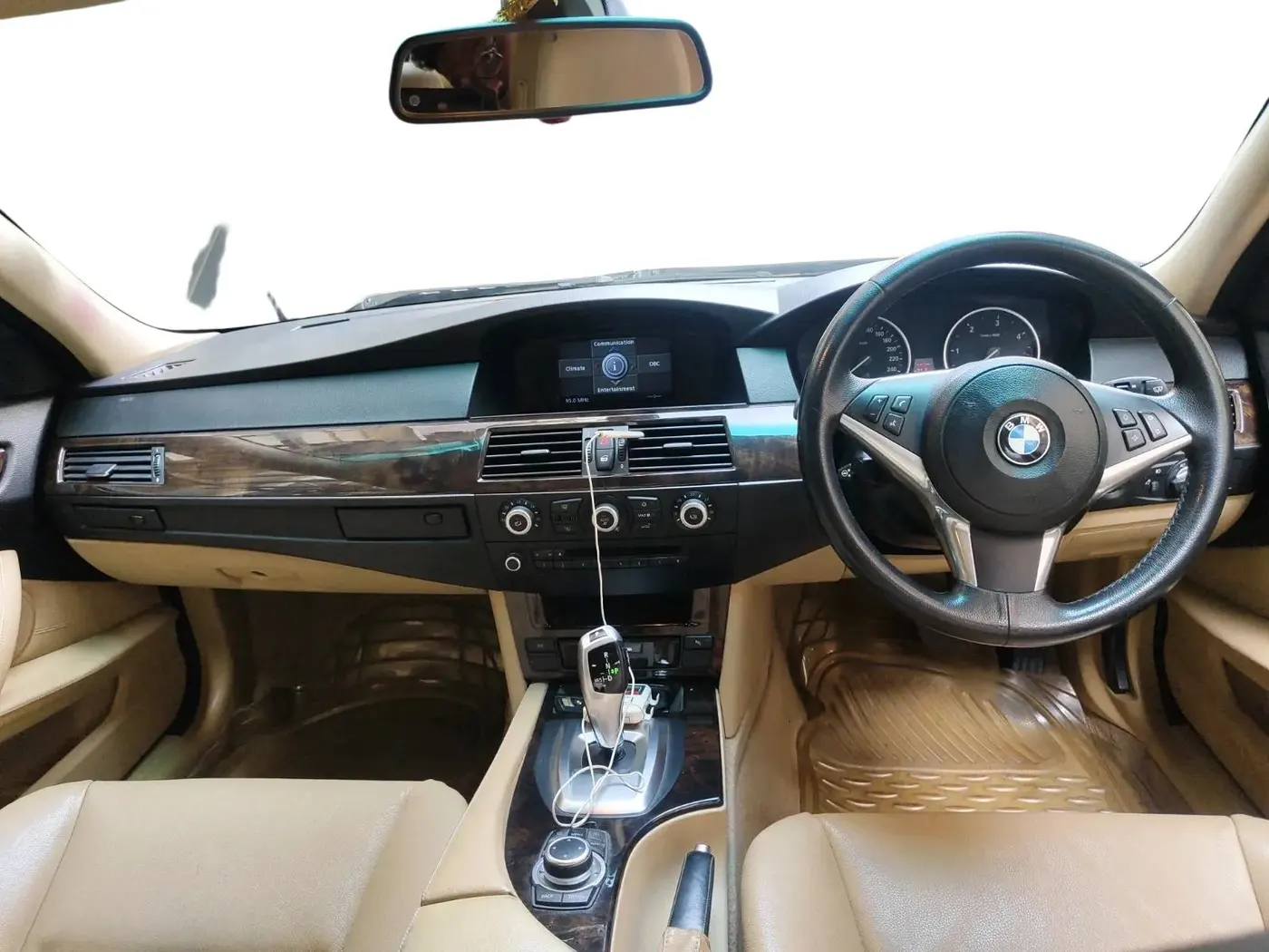 2010 BMW 5 Series 520D 2.0, Diesel, Automatic, 1,05,737 km, interior