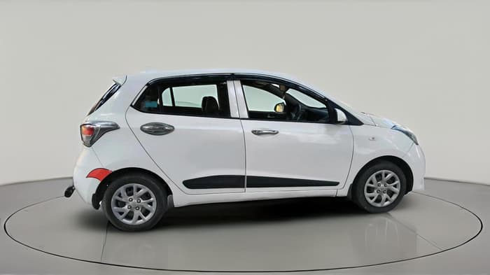 2017 Hyundai Grand i10 SPORTZ 1.2 KAPPA VTVT, Petrol, Manual, 54,194 km, exterior