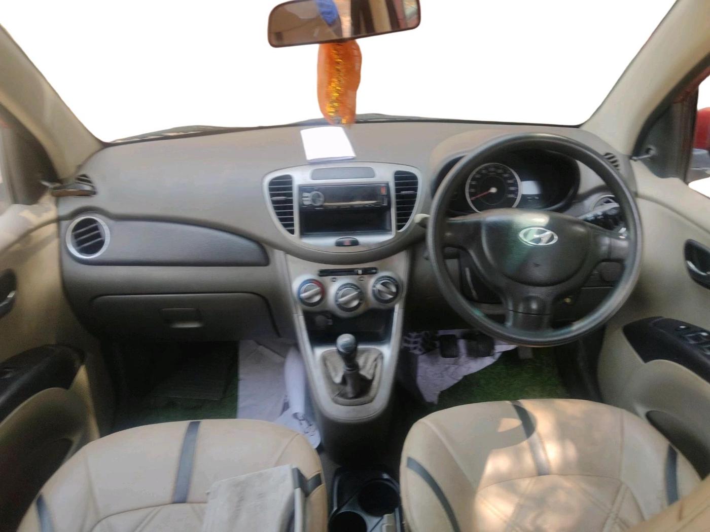 2011 Hyundai i10 MAGNA 1.1 LPG, Petrol, Manual, 81,384 km, interior