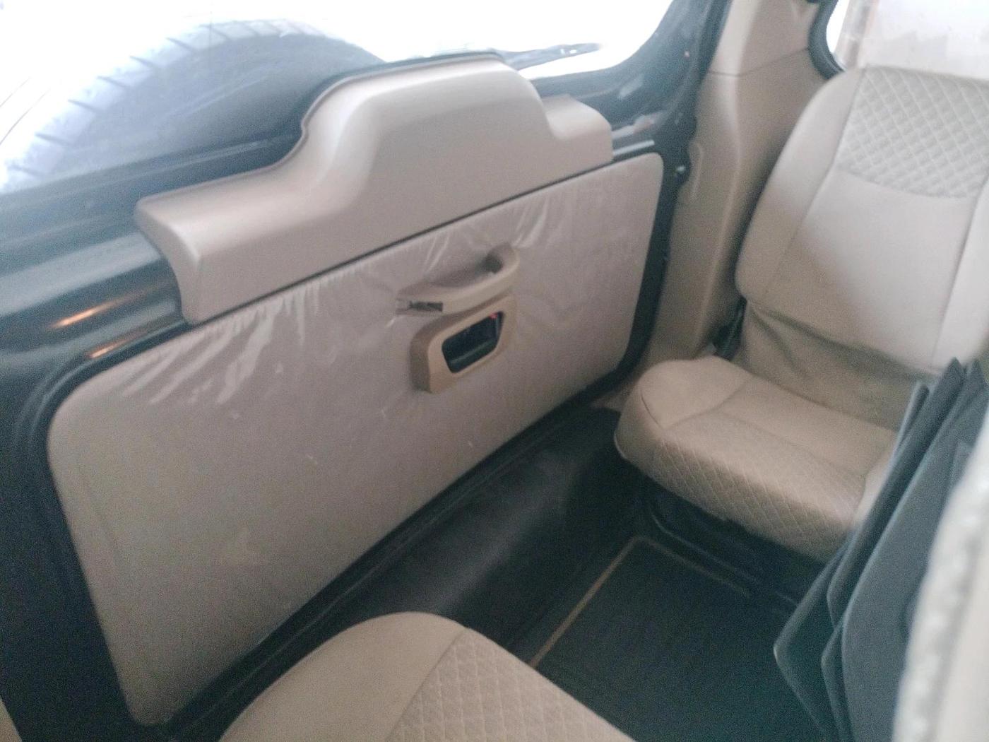 2023 Mahindra BOLERO NEO N 10 (O), Diesel, Manual, 95,154 km, interior