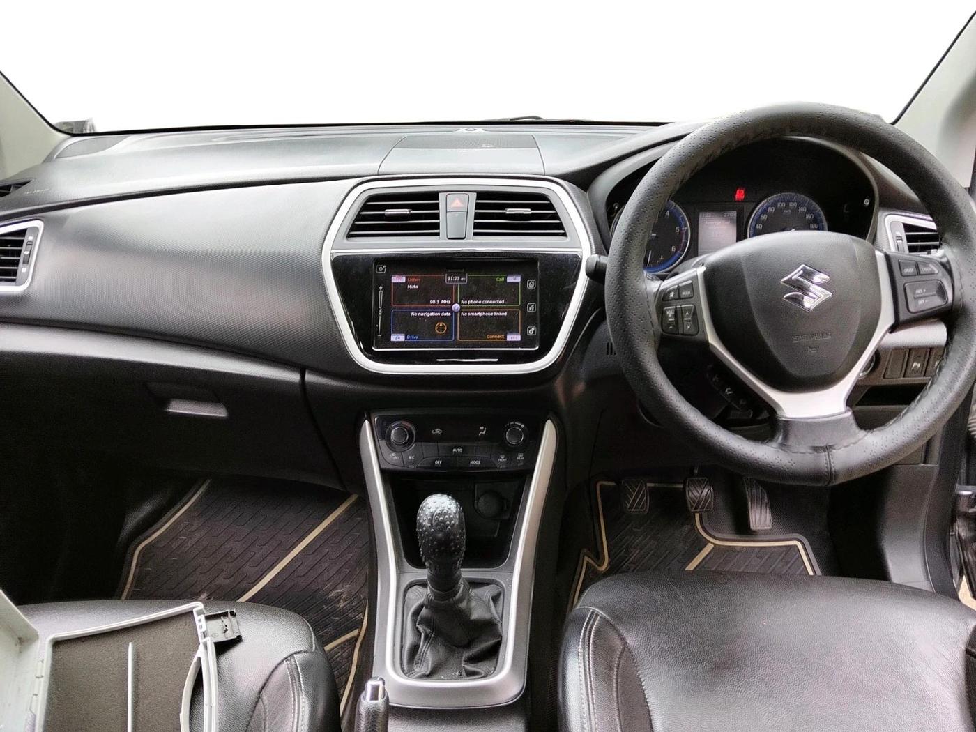 2016 Maruti S Cross ALPHA 1.3, Diesel, Manual, 1,01,814 km, interior