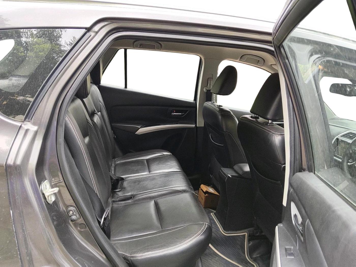 2016 Maruti S Cross ALPHA 1.3, Diesel, Manual, 1,01,814 km, interior