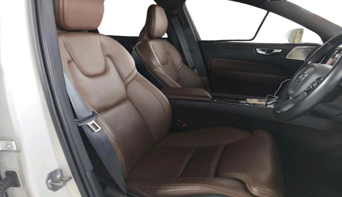 2022 Volvo XC 60 B5 INSCRIPTION, Petrol, Automatic, 28,141 km, interior