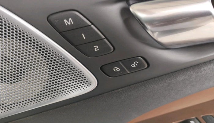 2022 Volvo XC 60 B5 INSCRIPTION, Petrol, Automatic, 28,141 km, interior