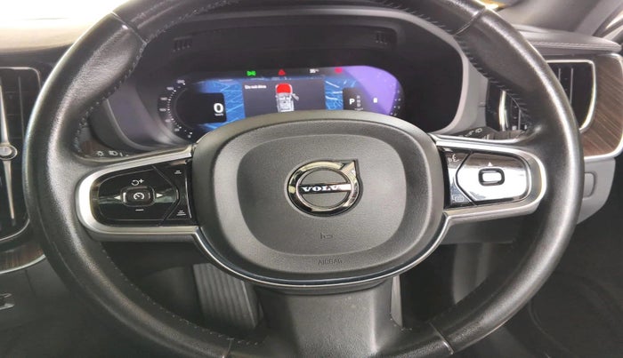 2022 Volvo XC 60 B5 INSCRIPTION, Petrol, Automatic, 28,141 km, interior